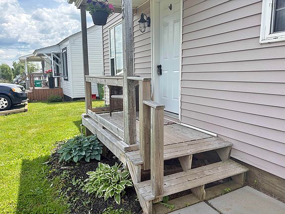 4th image of 103 Cedar St