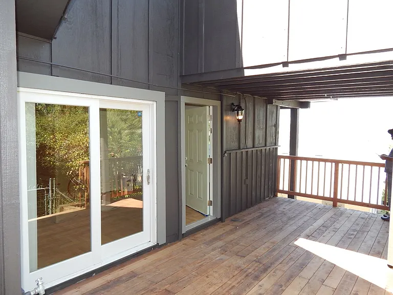 304 Edwards St — Photo 15