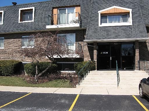 1st image of 3850 S Parkway Dr APT 1A