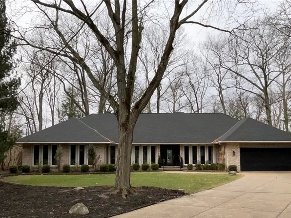 18927 Deer Ln, Fairview Park, OH 44126