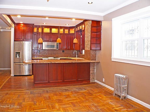 3rd image of 1115 30th Dr APT 1