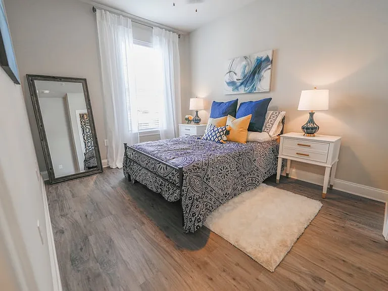 Silver Oaks Apartments — Photo 32
