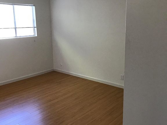2nd image of 403 N Mar Vista Ave APT 5