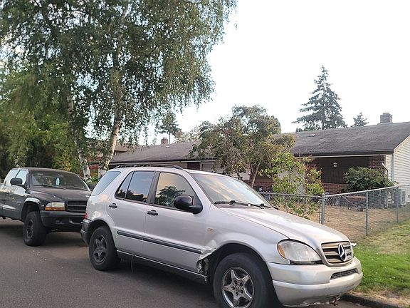 2nd image of 806 NE 106th Ave