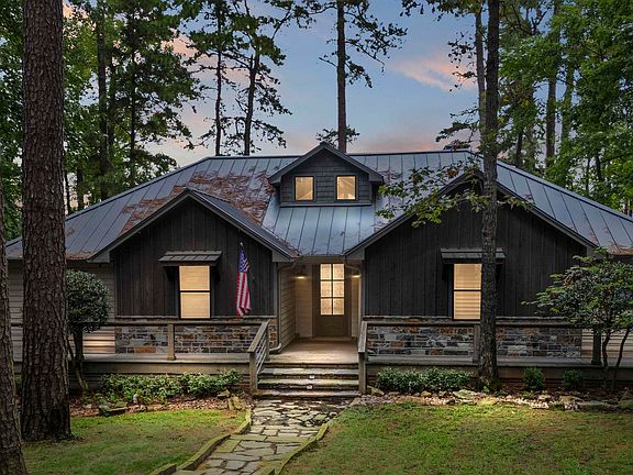 3rd image of 73 Panther Creek Cir