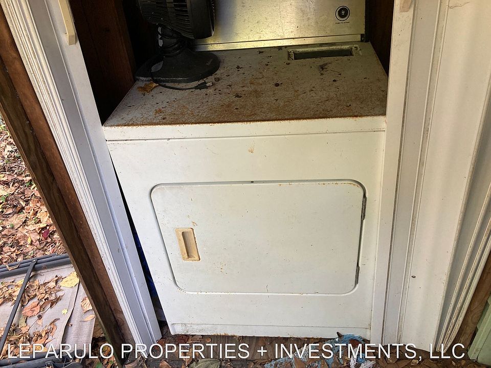 2nd image of 422 Saint Francis St