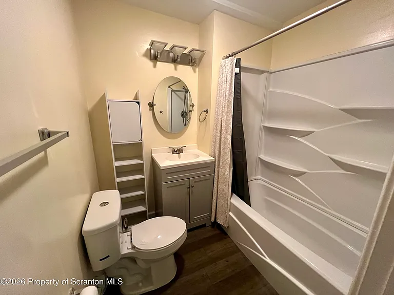 1733 Lakeside Dr — Photo 13