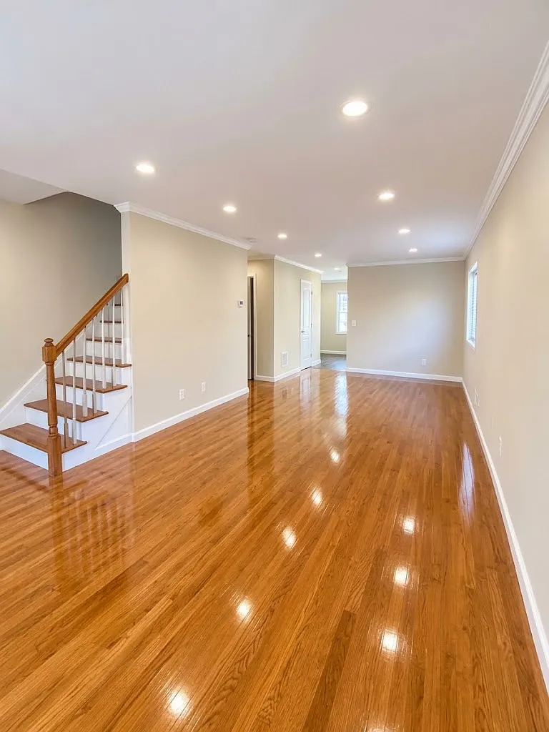 3 bed, 1800 sqft, $3,500 — Photo 1