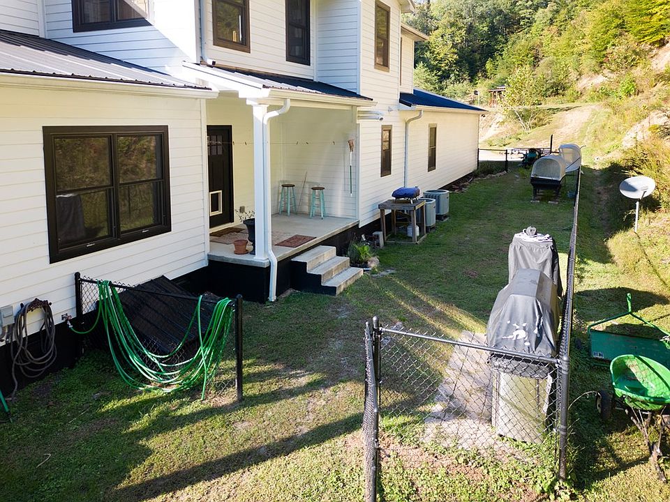 198 Ridgeview Dr, Whitesburg, KY 41858 MLS 119120 Zillow