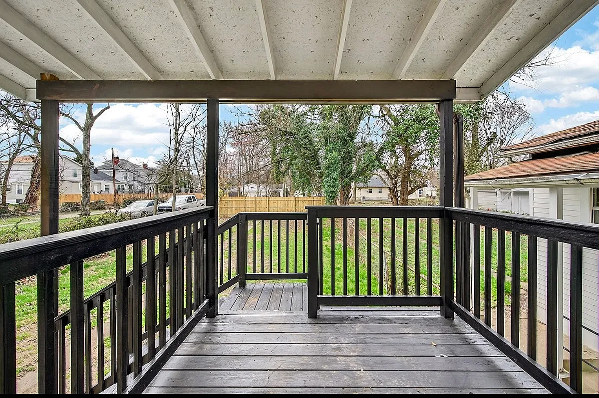 Building Photo - 3914 River Park Dr #1