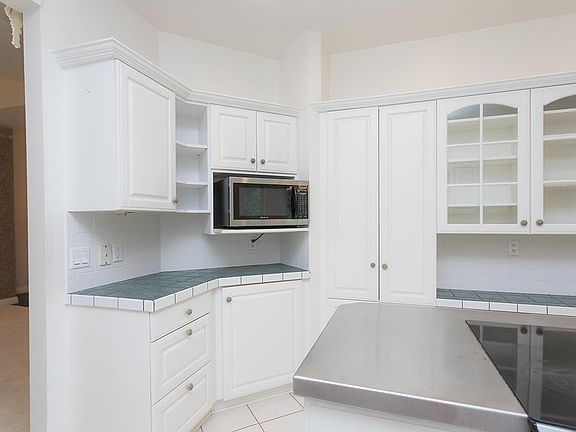 4th image of 2629 E Deerpath Dr