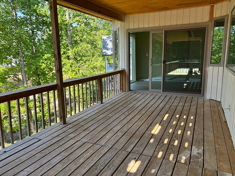 256 Greenbay Rd — Photo 12