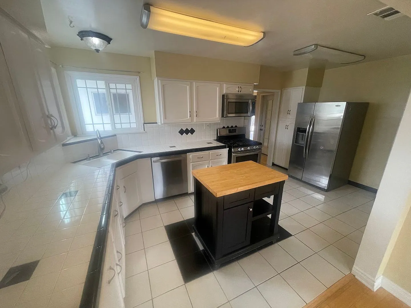 Spacious 3-Bedroom Del Aire Home with Great Layout & Private Primary Suite! — Photo 3