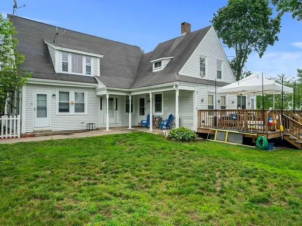 31 Cocasset St APT 1, Foxboro, MA 02035