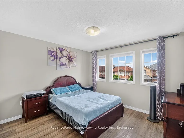 1138 Charlton Way — Photo 9