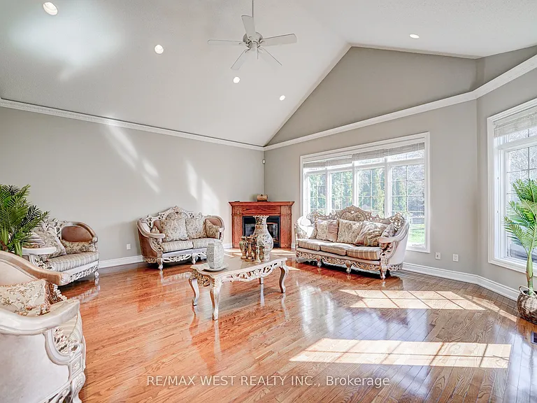 23 Hanover Ct — Photo 11