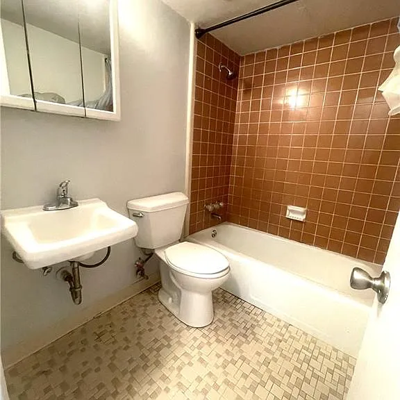 243 Maryland Ave #A — Photo 11