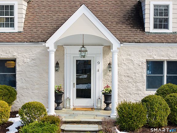 2nd image of 9 Point O Woods Road South