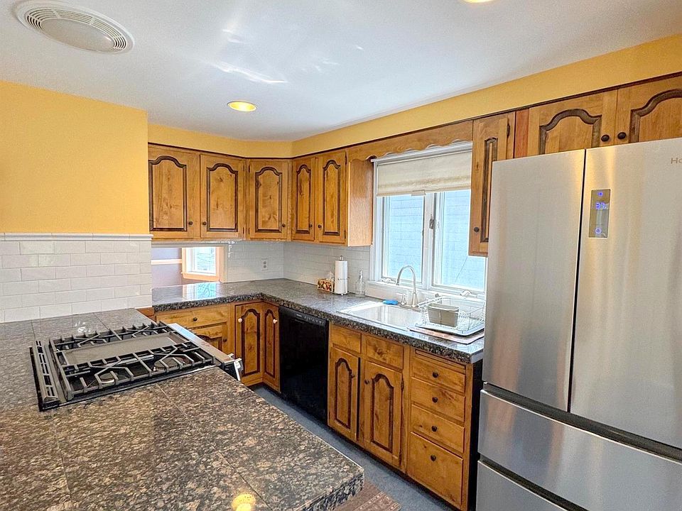 1st image of 63 Clarendon Ave