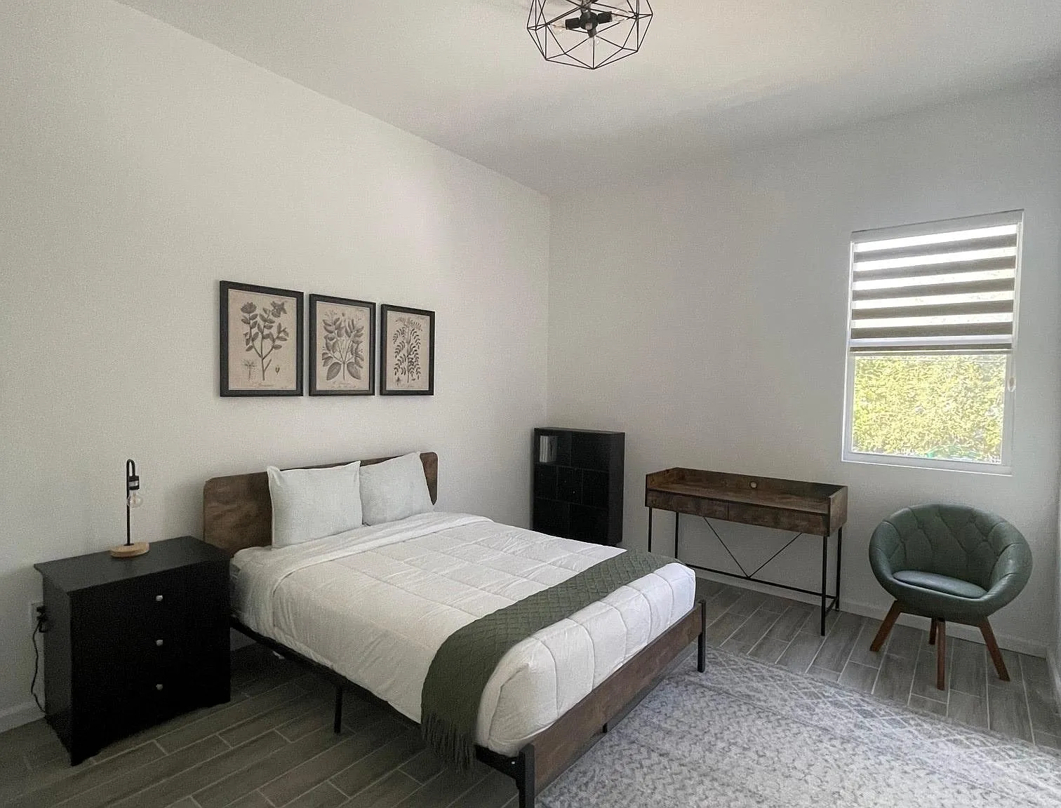 1 bed, 150 sqft, $1,000 — Photo 1