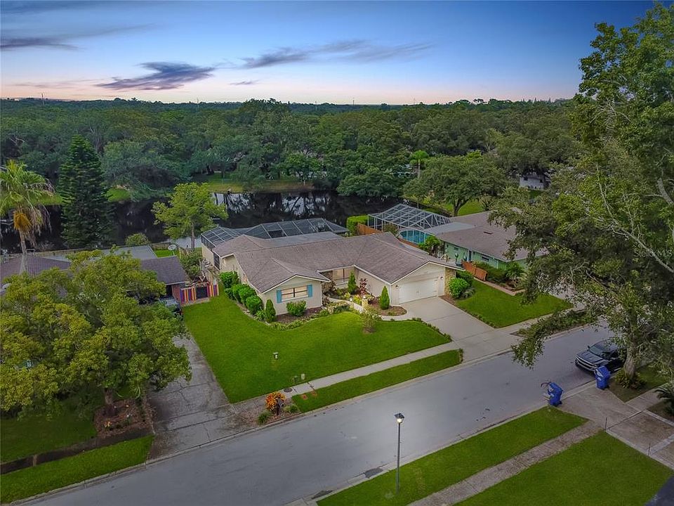 1st image of 1943 Forest View Dr