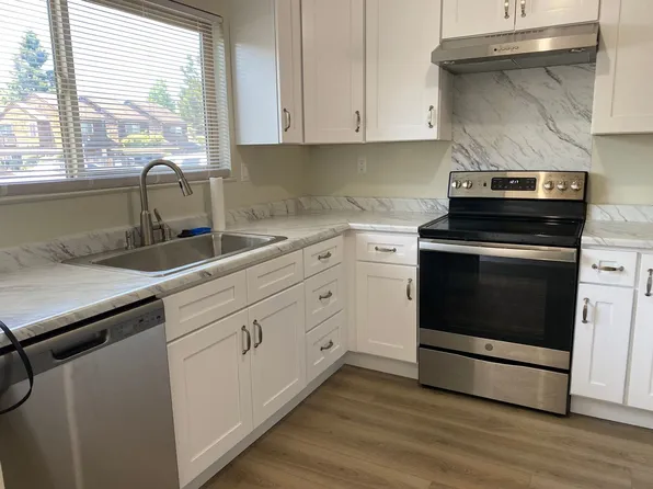 1481 Parkway Dr, Rohnert Park, CA 94928