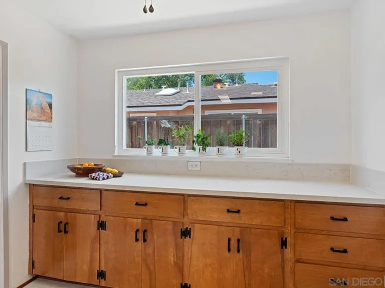 8151 Beaver Lake Dr — Photo 7