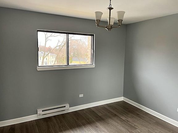 4th image of 448 E Osage Ln APT 3B