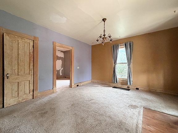 3rd image of 205 Clayton St