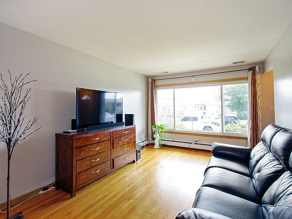 2nd image of 5416 S Komensky Ave