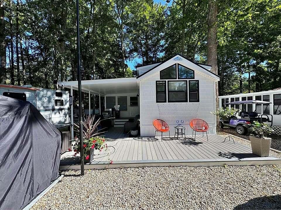 1st image of 179 Saco Avenue