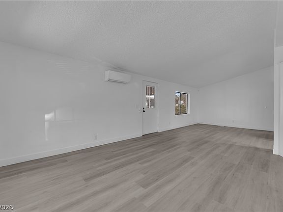 3rd image of 5568 Aldama Rd