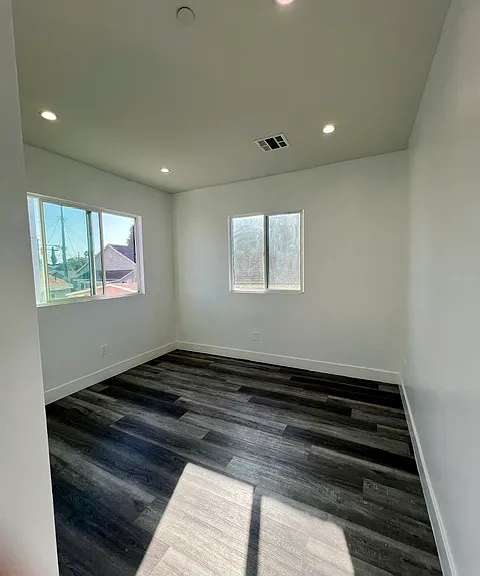 789 E 41st Pl — Photo 8