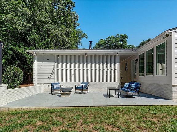 5th image of 2807 Saint Regis Rd