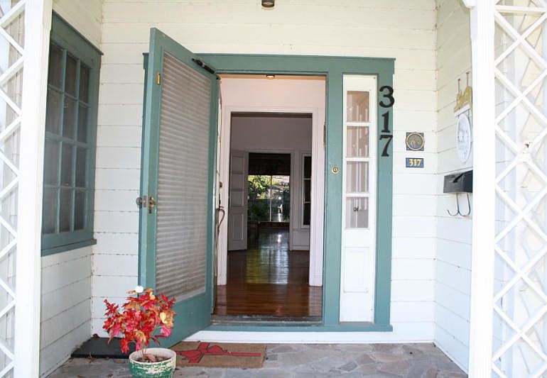 1st image of 317 Katherine Dr