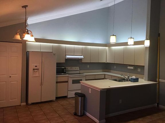 4th image of 1014 Summit Trail Cir APT D