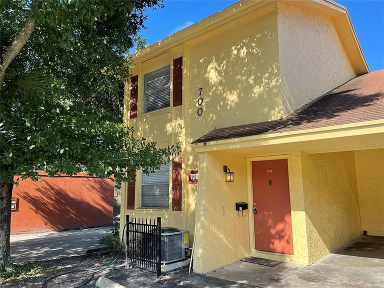 7502 Bolanos Ct — Photo 2