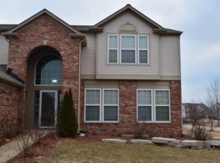 9 Pampas Ct, Bolingbrook, IL 60490