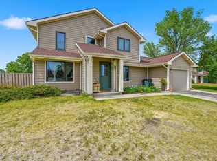 19 Statesboro Dr, Belle Fourche, SD 57717
