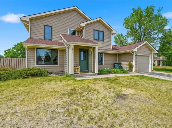 19 Statesboro Dr, Belle Fourche, SD 57717