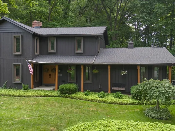 2166 Dow Dr, Akron, OH 44313