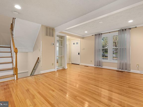 5th image of 7725 Eagles Head Ct