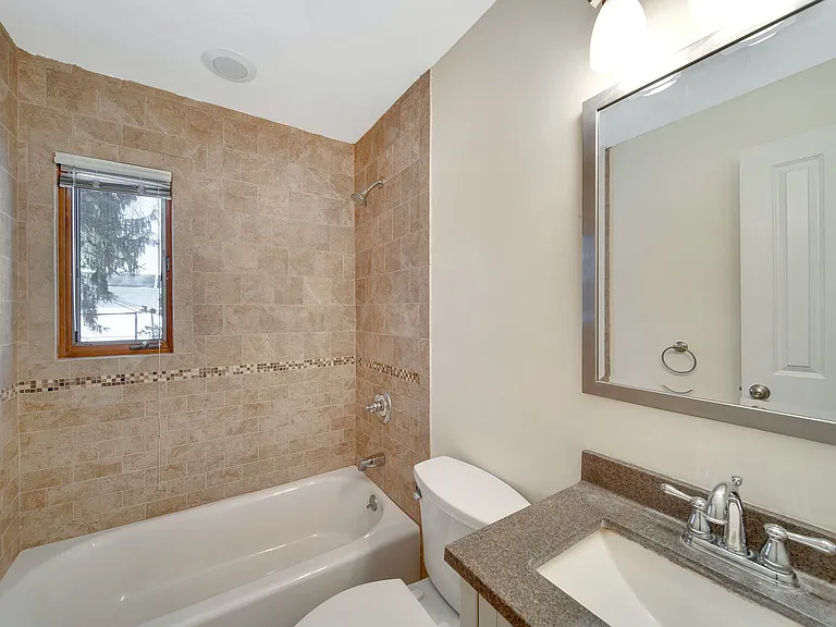 455 Berkshire Rd — Photo 9