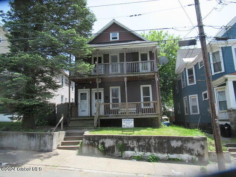 2nd image of 1305 2nd Avenue