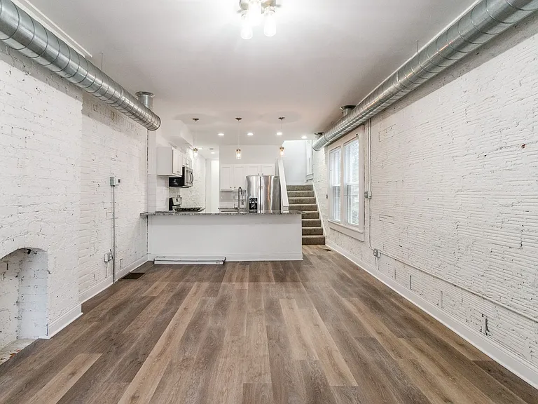 942 Linwood Ave — Photo 8