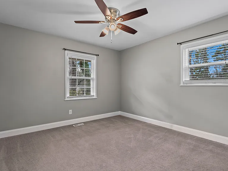 2465 Spring Dr SE — Photo 29