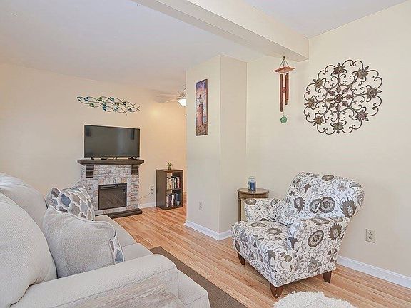 5th image of 177 Thacher St