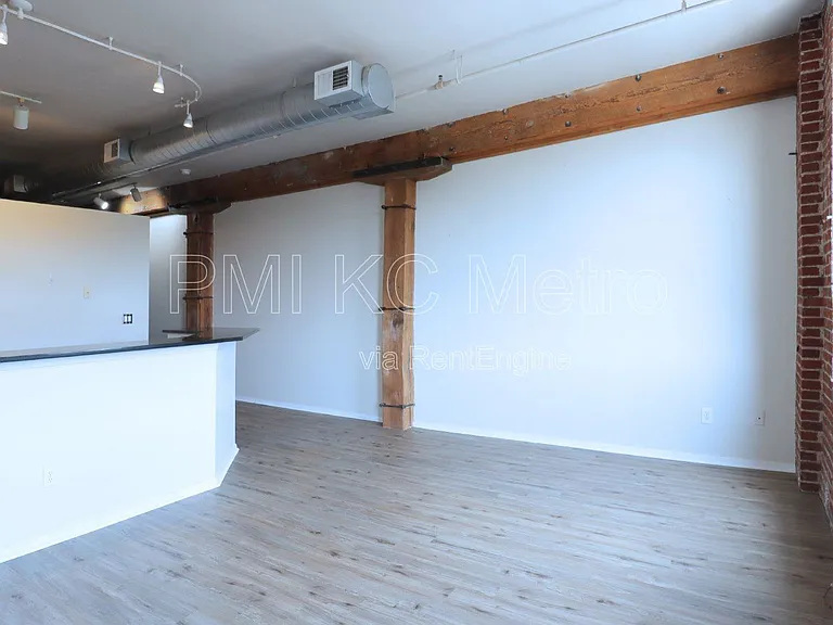 200 Main St #310 — Photo 6