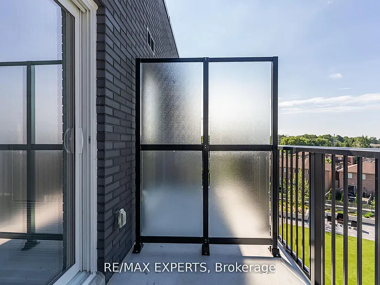 430 Essa Rd #424 — Photo 20