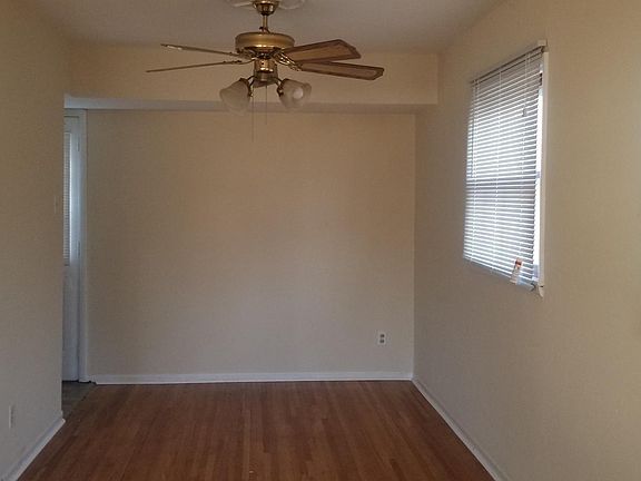 4th image of 10526 Lothian Cir